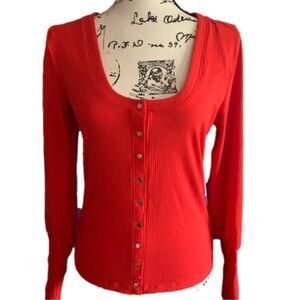 NWT Jennifer Lopez shirt. Size Small